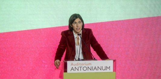 Schlein all’assemblea nazionale del PD: “È tempo che l’Italia ricominci a sognare e sperare”