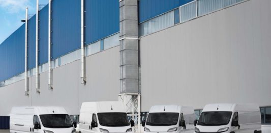 Stellantis Pro One e Sic Europe, oltre mille veicoli consegnati nel 2025