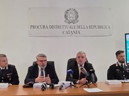 Scavi clandestini e ricettazione di beni archeologici, smantellato l’Affaire tombaroli siciliani