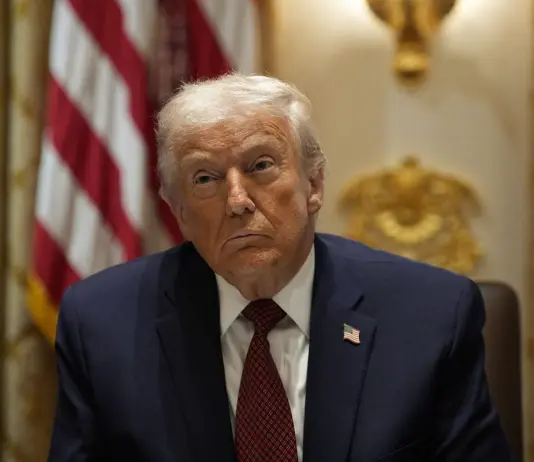 Trump: “In Europa nazioni in decadenza guidate da persone deboli”. Replica di Bruxelles: “Orgogliosi dei nostri leader”