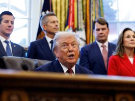 Trump presenta i Mondiali in un’America sempre più spaccata