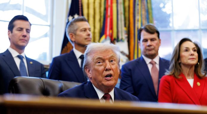 Trump presenta i Mondiali in un’America sempre più spaccata