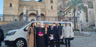 La Fondazione Regina Elena di Cefalù acquista un pulmino con il contributo di UniCredit