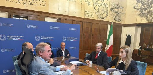 Ex Ilva, Urso riceve Bucci e Salis al Mimit. Impegno a garantire la continuità produttiva degli stabilimenti