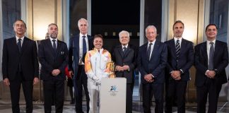 Milano-Cortina 2026, la fiamma olimpica arriva in Italia: Paolini la consegna a Mattarella / Video