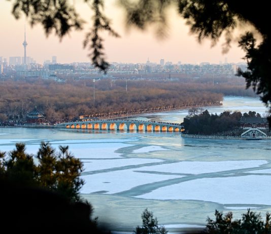Cina: il fascino invernale del Ponte dei diciassette archi di Pechino (3)
