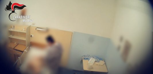 Maltrattamenti e violenza sessuale in una Rsa nel Milanese, un 46enne ai domiciliari