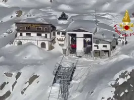 Incidente alla funivia di Macugnaga: quattro feriti, evacuate le persone bloccate / Video