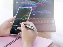 E’ sempre più difficile per i giovani raggiungere l’indipendenza economica in Italia budget notebook