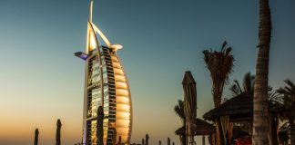 In vacanza a gennaio: 5 destinazioni dove fare il bagno burj al arab Dubai