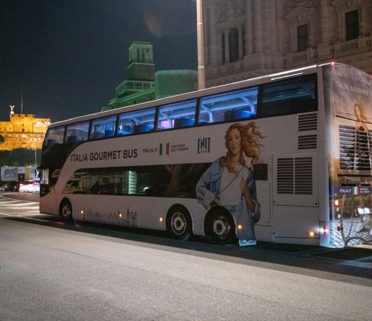 Arrivato a Roma il Bus Gourmet Italia dopo le tappe in 8 città europee