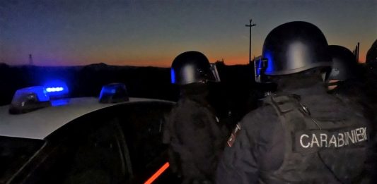 Camorra, sei arresti per estorsioni nel casertano