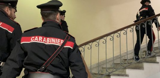 Sequestrati 3 kg di droga e una pistola a Roma, 4 arresti