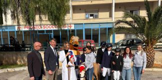 “Natale con la Fise”, un pony Shetland all’ospedale Cervello di Palermo