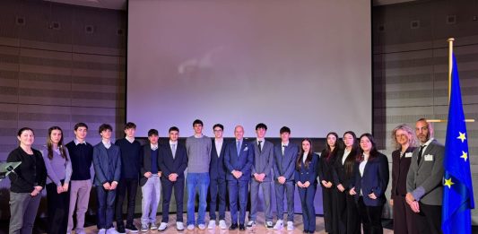 Visita al Parlamento Europeo per i 14 studenti liguri vincitori della Hackathon to Bruxelles