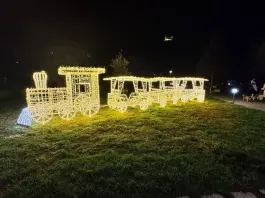 Accese le luminarie a Messina, debutta Villa Sabin nel percorso natalizio