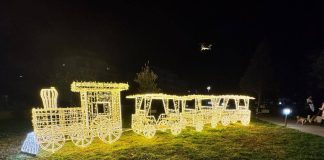 Accese le luminarie a Messina, debutta Villa Sabin nel percorso natalizio