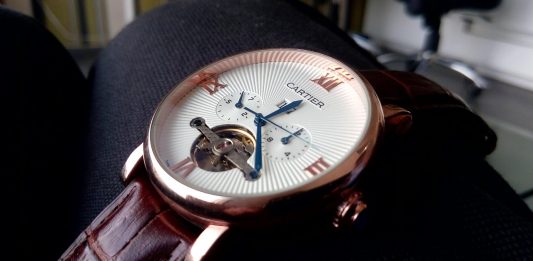 Gli orologi di tendenza che andranno di moda nel 2026 orologio Cartier