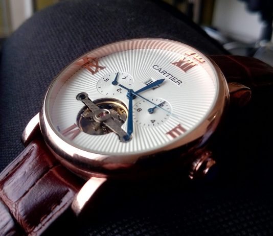 Gli orologi di tendenza che andranno di moda nel 2026 orologio Cartier