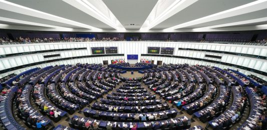 Il Parlamento europeo assegna il Premio Sacharov ai giornalisti di Bielorussia e Georgia in carcere parlamento europeo