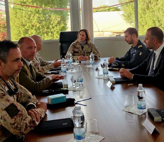 Rauti a Natale con i militari italiani in Gibuti “Grazie ragazzi”