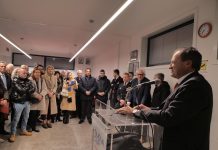 Il sindaco Brugnaro all’alba fa gli auguri natalizi a tutti i lavoratori portuali