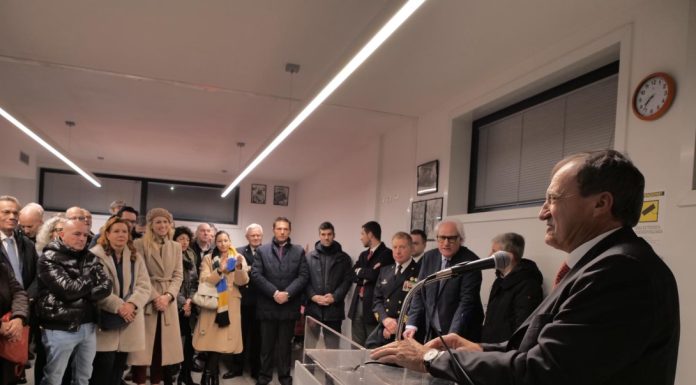 Il sindaco Brugnaro all’alba fa gli auguri natalizi a tutti i lavoratori portuali