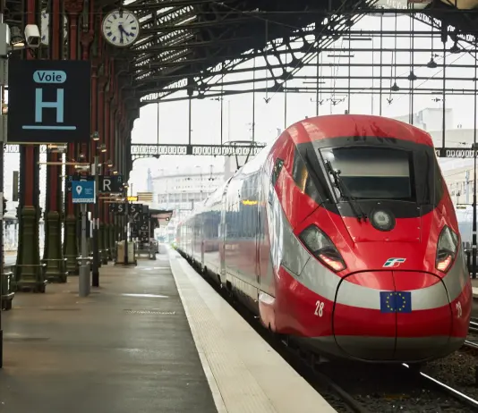 Il Gruppo FS firma una partnership con Certares per lo sviluppo dell’Alta Velocità internazionale