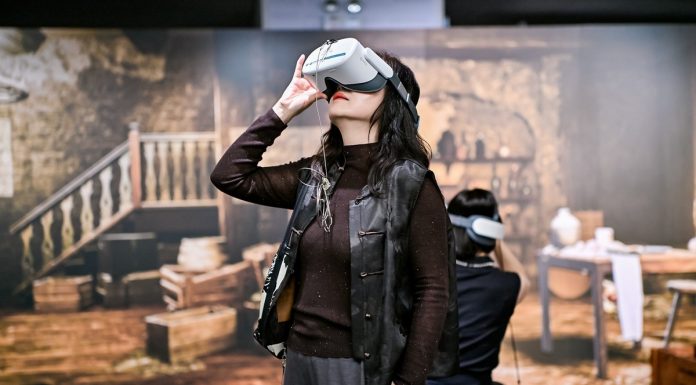 Cina: pubblico esplora la vita artistica di Caravaggio grazie alla tecnologia VR