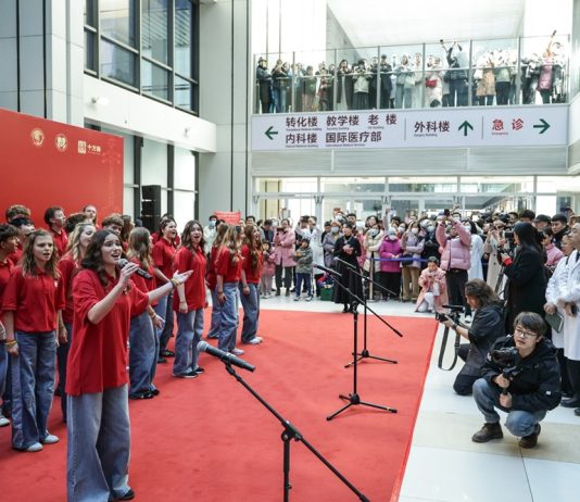 Cina: Pechino, esibizione del coro USA di voci bianche One Voice (2)