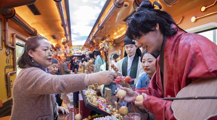 Cina: inaugurato servizio di treno a tema tra Pechino e Tianjin Nord (2)