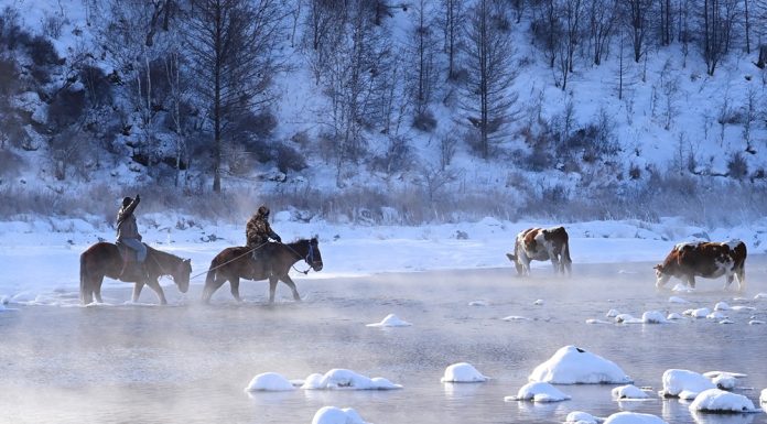 Cina: Mongolia Interna, turismo invernale sul fiume Halha ad Arxan (2)