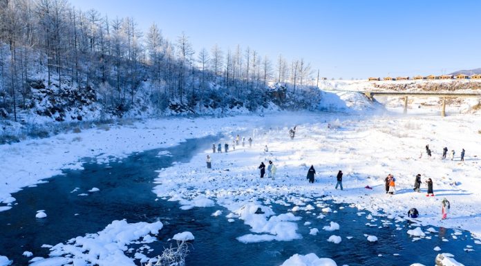 Cina: Mongolia Interna, turismo invernale sul fiume Halha ad Arxan (3)