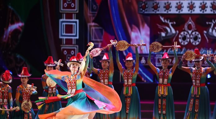 Cina: spettacoli culturali di massa portano danza e tradizione nel Gansu (2)