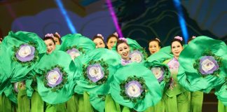 Cina: spettacoli culturali di massa portano danza e tradizione nel Gansu (3)