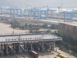 Cina: porto di Ningbo-Zhoushan leader mondiale nel traffico merci (3)