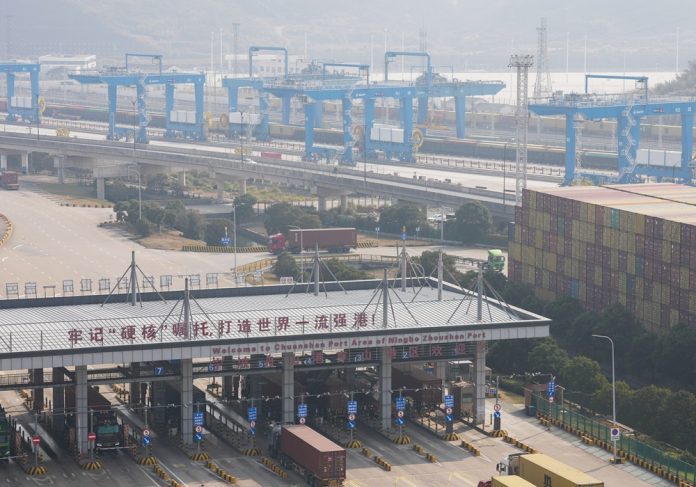 (ZhejiangPictorial) CHINA-ZHEJIANG-NINGBO-ZHOUSHAN PORT-CARGO THROUGHPUT-1.4 BILLION TONNES (CN)