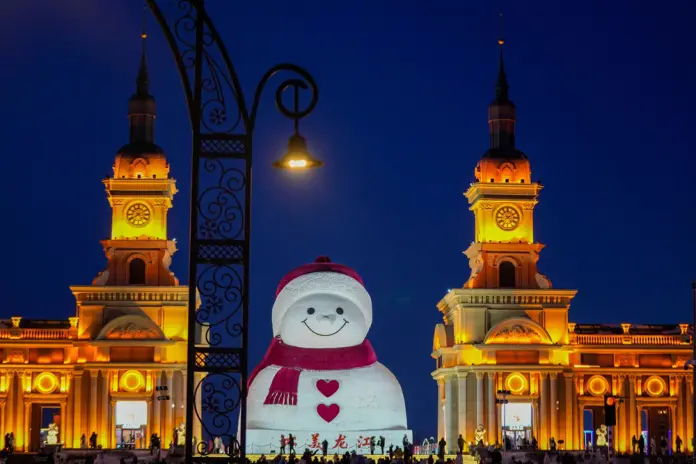 CHINA-HEILONGJIANG-HARBIN-GIANT SNOWMAN (CN)