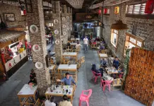 Cina: bevande e cultura locale nelle 18 caffetterie di Ding’an (3)