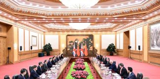 Cina: Xi Jinping incontra il primo ministro britannico a Pechino (2)