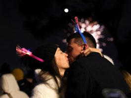 Italia: le foto dei fuochi d’artificio a Roma per celebrare Capodanno (2)