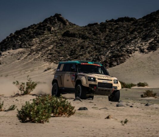 Defender si appresta al debutto al Dakar Rally