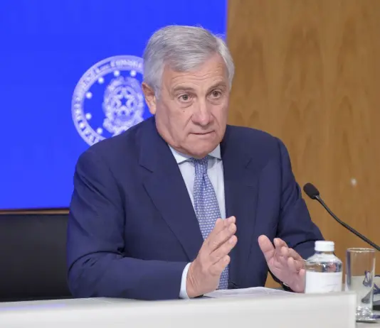 Vertice a Palazzo Chigi presieduto da Meloni sulla crisi in Medio Oriente. Tajani “Spero entro domani nel rientro di 10.000 italiani”