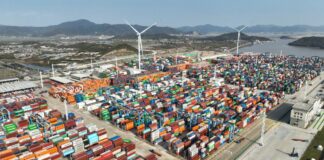 Cina, 1,4 mld tonnellate di merci gestite dal porto Ningbo-Zhoushan nel 2025