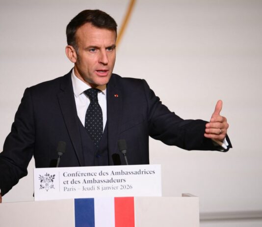 Mercosur, Macron “Accordo obsoleto, la Francia voterà contro”