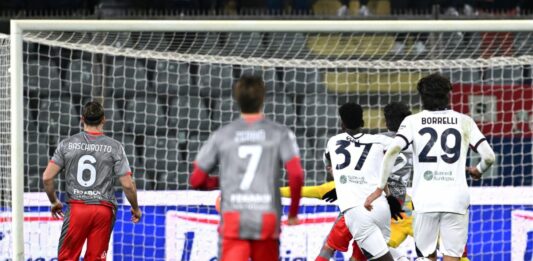 La Cremonese scappa, il Cagliari non si arrende: 2-2 allo Zini