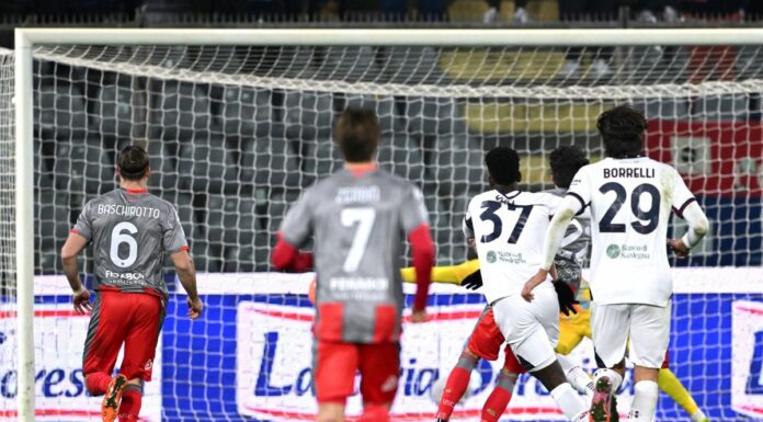La Cremonese scappa, il Cagliari non si arrende: 2-2 allo Zini