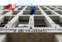 Mit “Nessun commissariamento dei porti italiani”