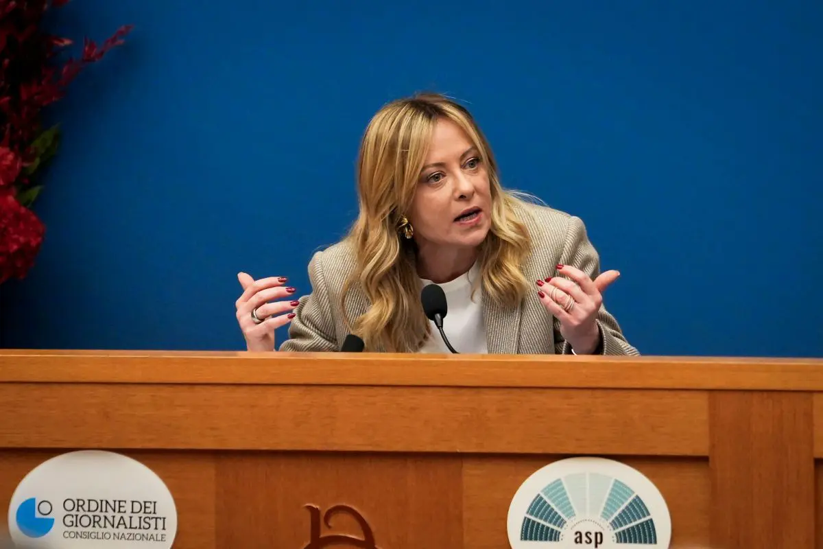 geronimo it sindco-e-assessore-nessuna-emergenza-sicurezza-un-milione-e-mezzo-per-la-nuova-caserma-A67387 009