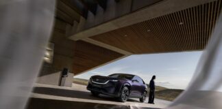 La nuova mazda CX-6e svelata al Salone di Bruxelles